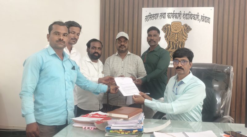 वृत्तपत्र उद्योगाच्या प्रश्नांसाठी खंडाळ्यात व्हॉईस ऑफ मीडियाचा एल्गार. तहसीलदारांना दिले निवेदन.. वृत्तपत्र उद्योगाच्या प्रश्नांसाठी खंडाळ्यात व्हॉईस ऑफ मीडियाचा एल्गार. तहसीलदारांना दिले निवेदन..